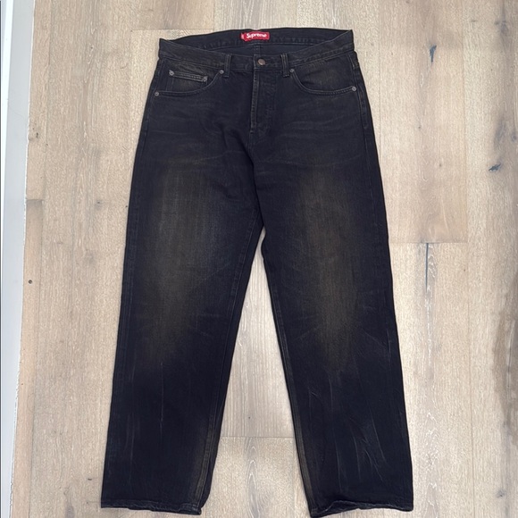 Supreme Dark Wash Relaxed Men's Jeans - Picture 1 of 6